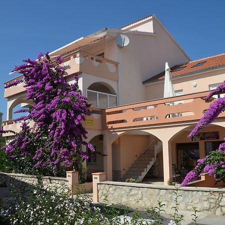 Apartments Jadranka Novalja Ngoại thất bức ảnh