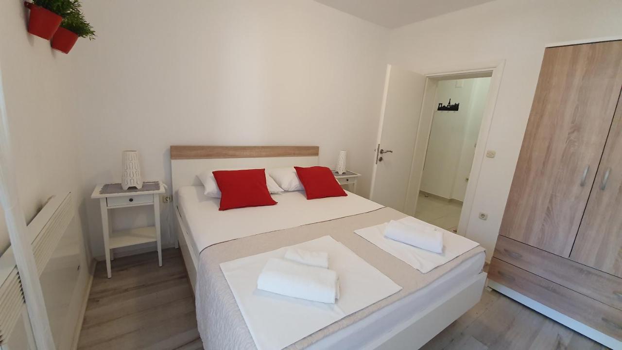 Apartments Jadranka Novalja Ngoại thất bức ảnh