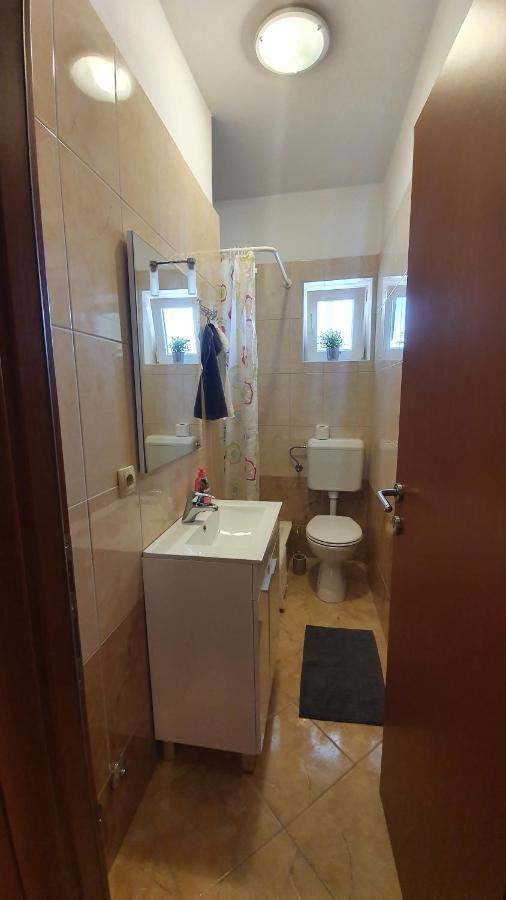 Apartments Jadranka Novalja Ngoại thất bức ảnh