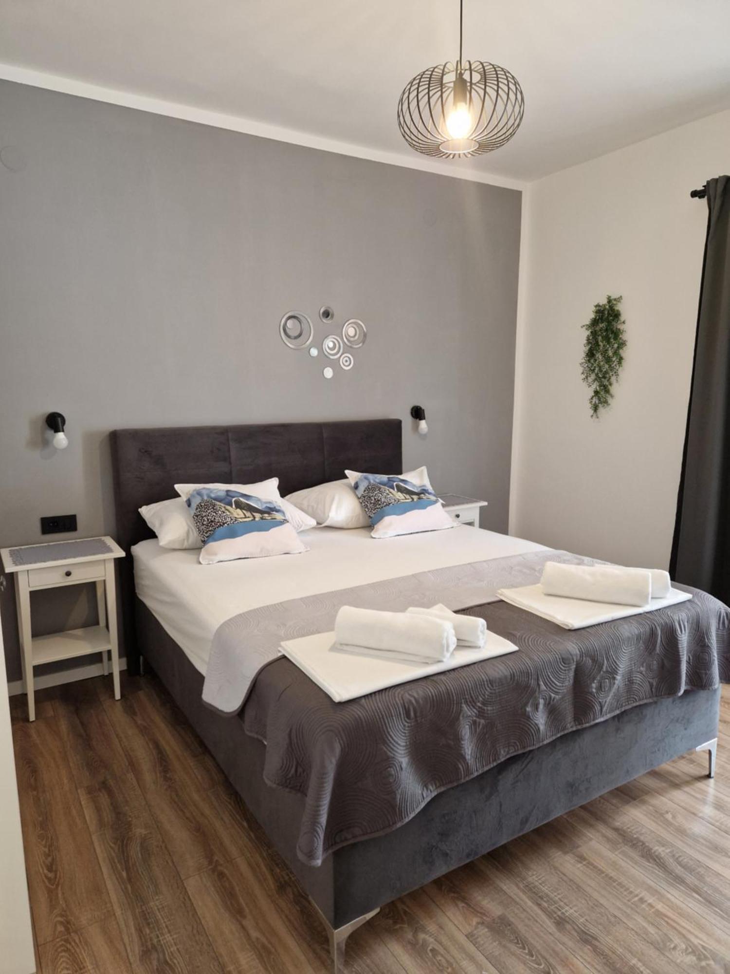 Apartments Jadranka Novalja Ngoại thất bức ảnh