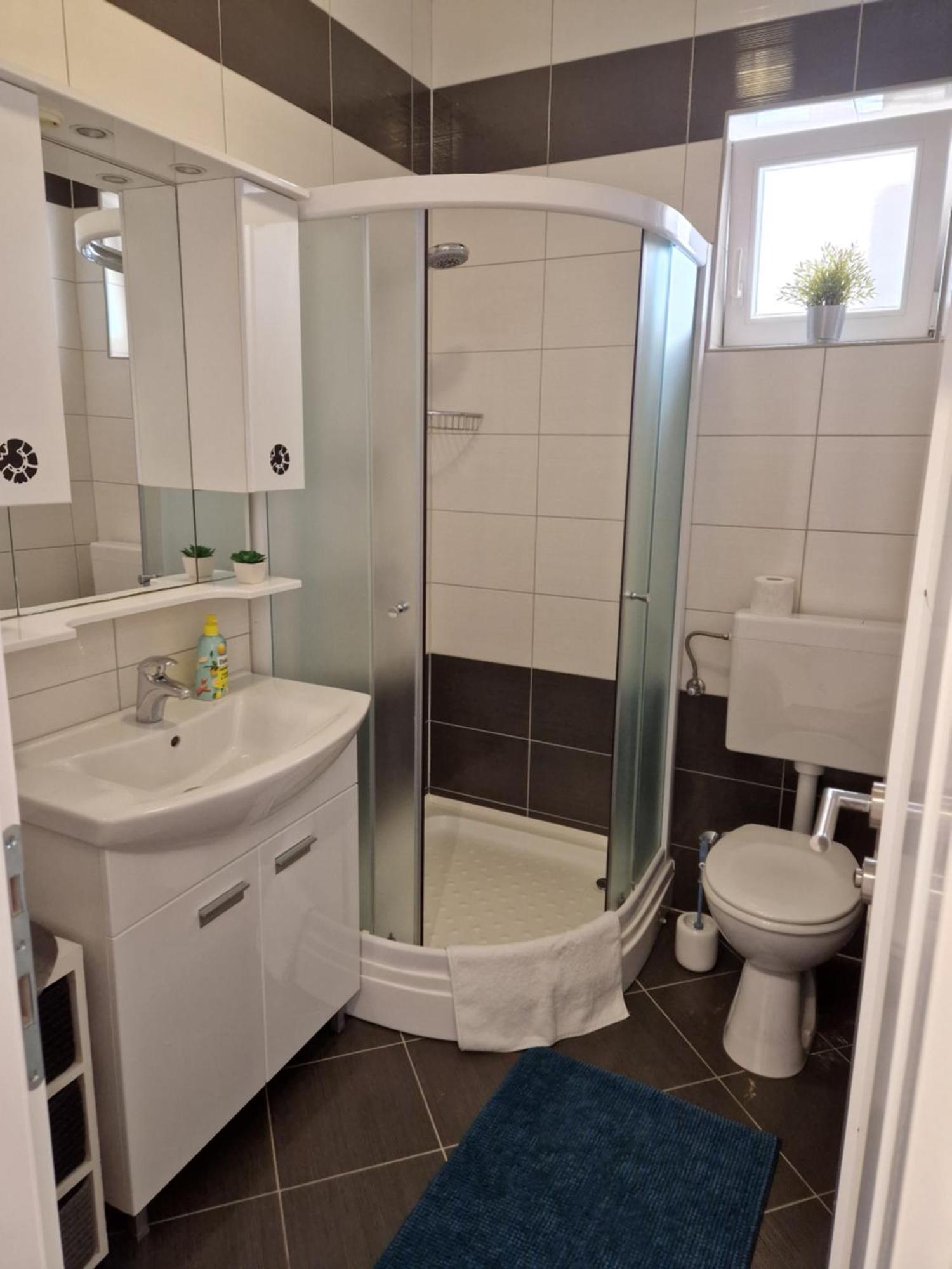 Apartments Jadranka Novalja Ngoại thất bức ảnh