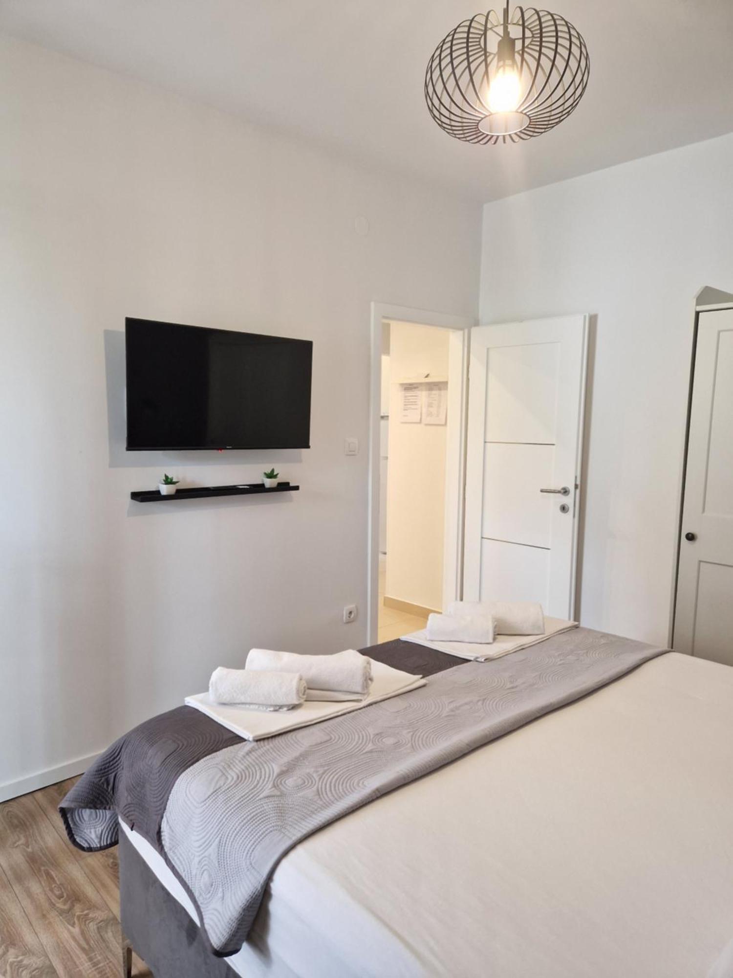 Apartments Jadranka Novalja Ngoại thất bức ảnh