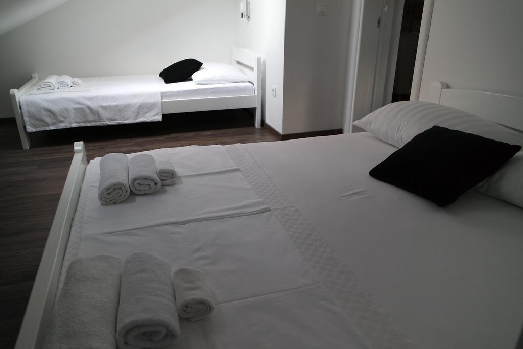 Apartments Jadranka Novalja Ngoại thất bức ảnh