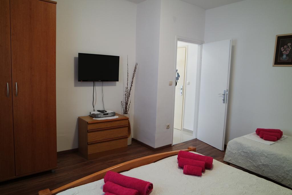 Apartments Jadranka Novalja Ngoại thất bức ảnh