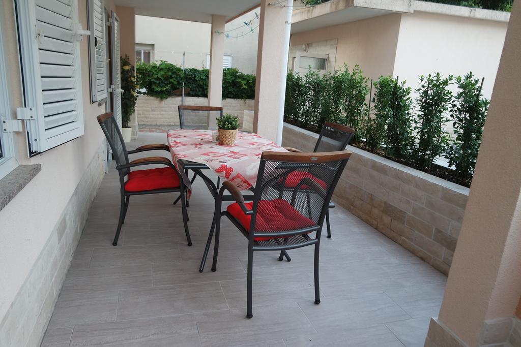 Apartments Jadranka Novalja Ngoại thất bức ảnh