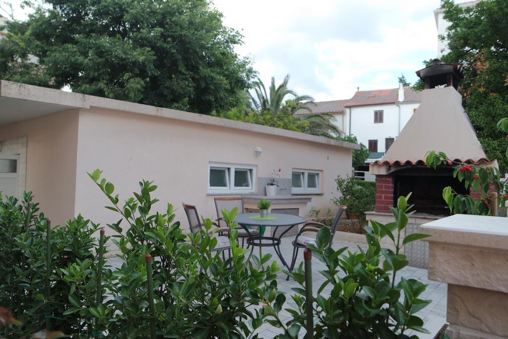 Apartments Jadranka Novalja Ngoại thất bức ảnh